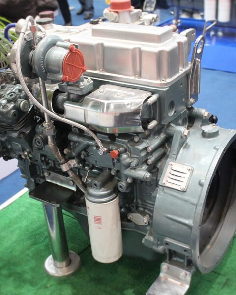 YC4E140-30 140 HP Diesel Engine Euro3